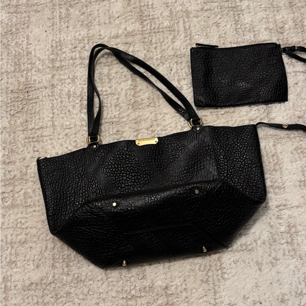 Burberry Elegant Black Textured Women's Bag Set